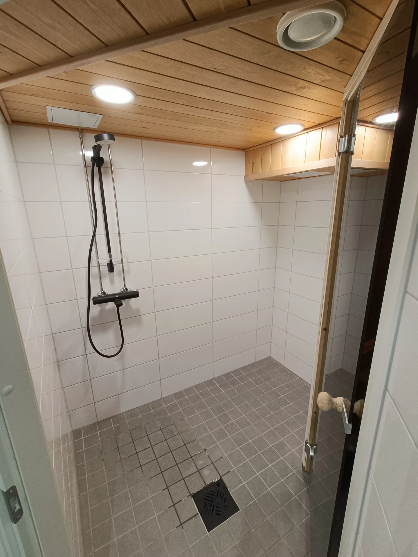 Kylpyhuone remontin jälkeen